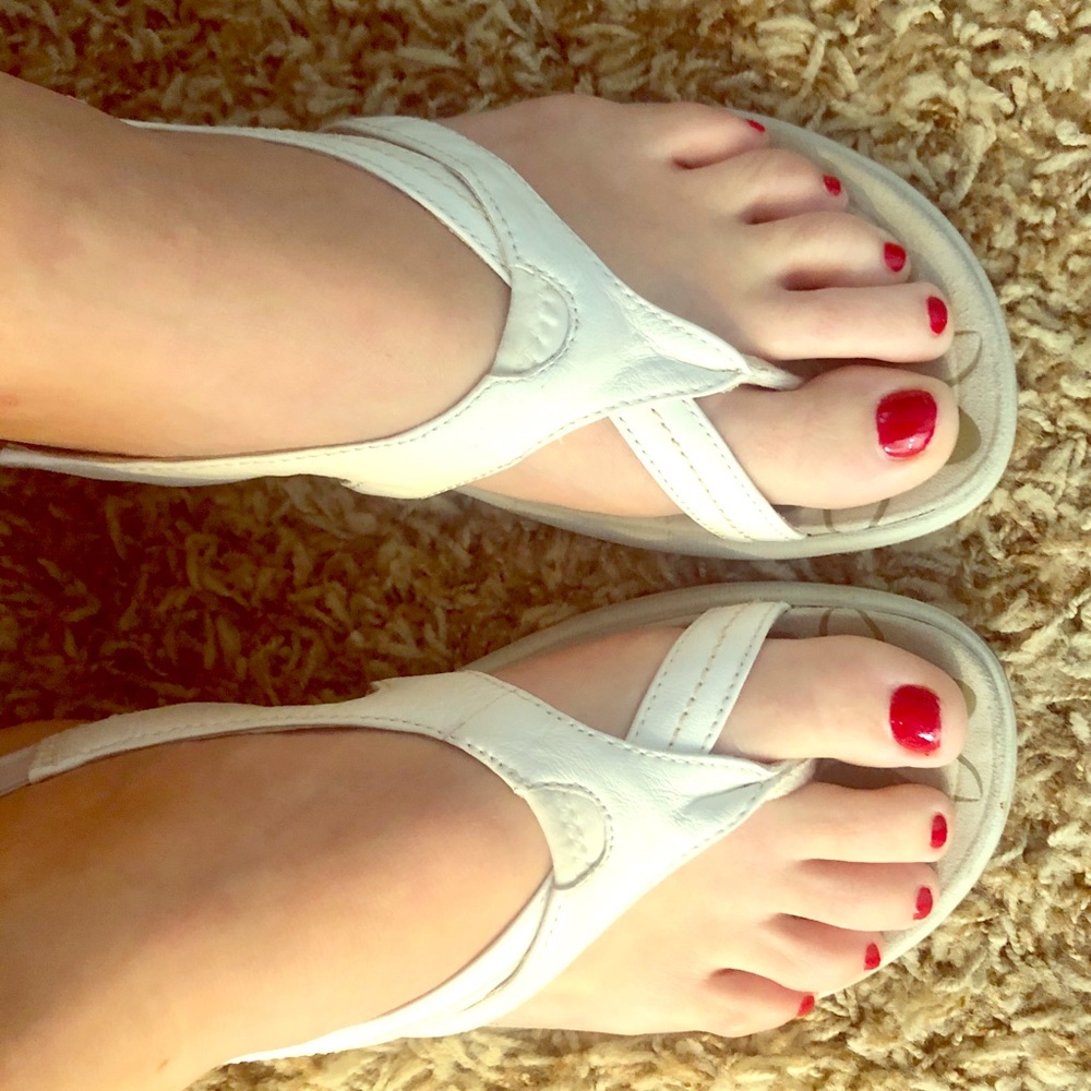 Merrill white move sandals 9 select grip